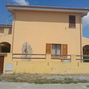 Su Due Livelli Super Accessoriata , SantʼAnna Arresi Italie